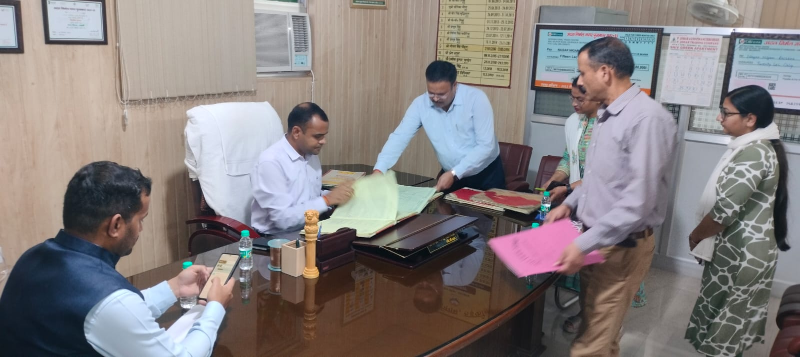 जिलाधिकारी ने किया नगर निगम रुड़की का औचक निरीक्षण 5