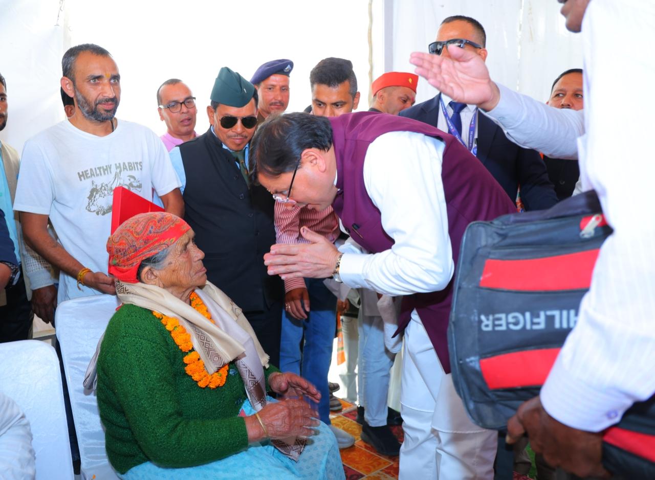 मुख्यमंत्री धामी ने पौड़ी गढ़वाल में आयोजित शहीद स्मरण समारोह में प्रतिभाग किया 3