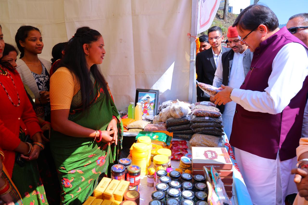 मुख्यमंत्री धामी ने पौड़ी गढ़वाल में आयोजित शहीद स्मरण समारोह में प्रतिभाग किया 6