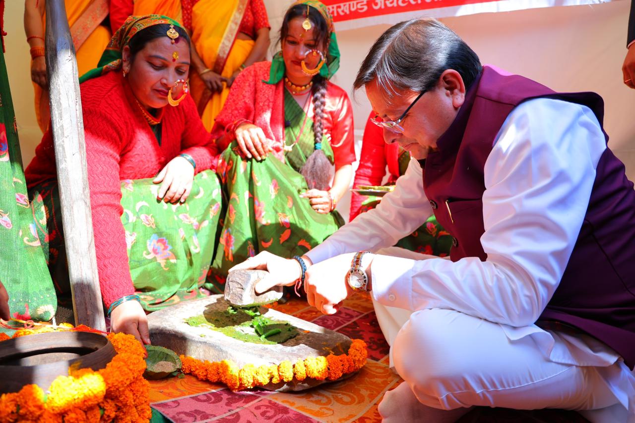 मुख्यमंत्री धामी ने पौड़ी गढ़वाल में आयोजित शहीद स्मरण समारोह में प्रतिभाग किया 5