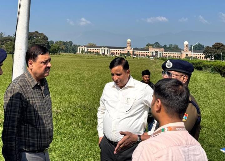 प्रधानमंत्री के प्रस्तावित उत्तराखंड भ्रमण के दृष्टिगत आयुक्त गढ़वाल के साथ अन्य अधिकारियों द्वारा एफआरआई का भ्रमण कर व्यवस्थाओं का लिया गया जायजा 2
