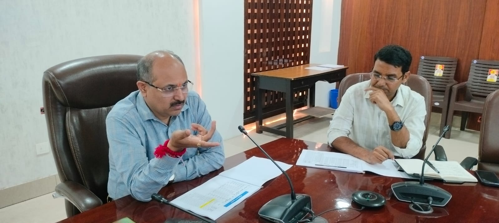 मुख्य विकास अधिकारी की अध्यक्षता में महात्मा गांधी राष्ट्रीय ग्रामीण रोजगार गारण्टी योजना की समीक्षा बैठक आयोजित की गई 6