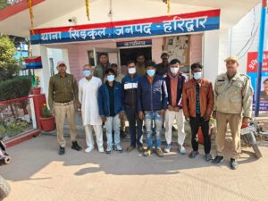 सरेआम हो हल्ला हुड़दंग बाजी कर माहौल कर रहे थे खराब