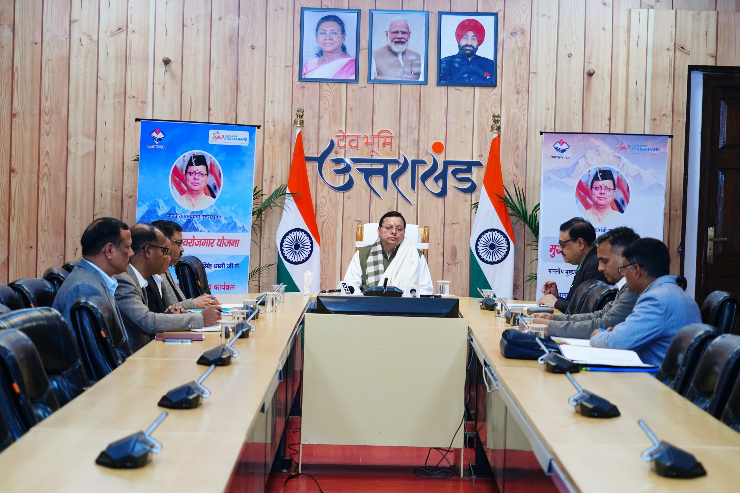 मुख्यमंत्री स्वरोजगार योजना के तहत 3848 लाभार्थियों के बैंक खातों में 33.22 करोड़ रुपये की धनराशि का ऑनलाइन माध्यम से मुख्यमंत्री ने किया वितरण 3