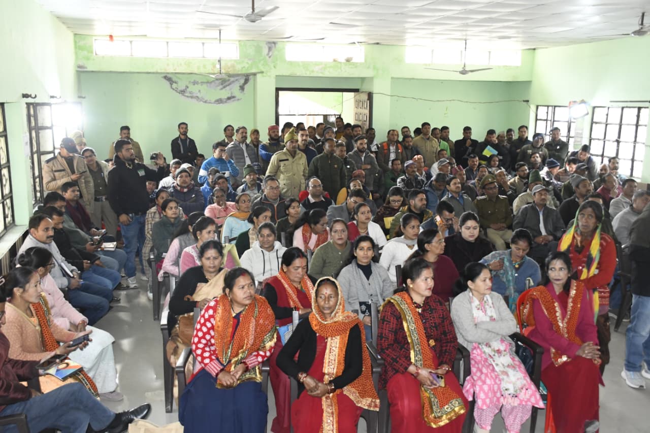 नैनीताल जिले में *’जन-जन की सरकार, जन-जन के द्वार’* अभियान का शुभारंभ श्री कैंचीधाम तहसील के न्याय पंचायत गरमपानी से हुआ 2