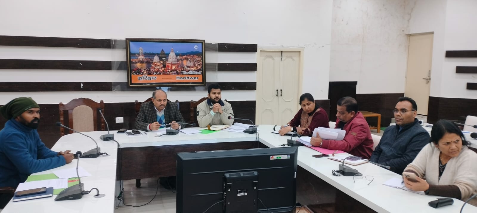 जिला गंगा संरक्षण समिति की बैठक मुख्य विकास अधिकारी की अध्यक्षता में आयोजित की गयी 2