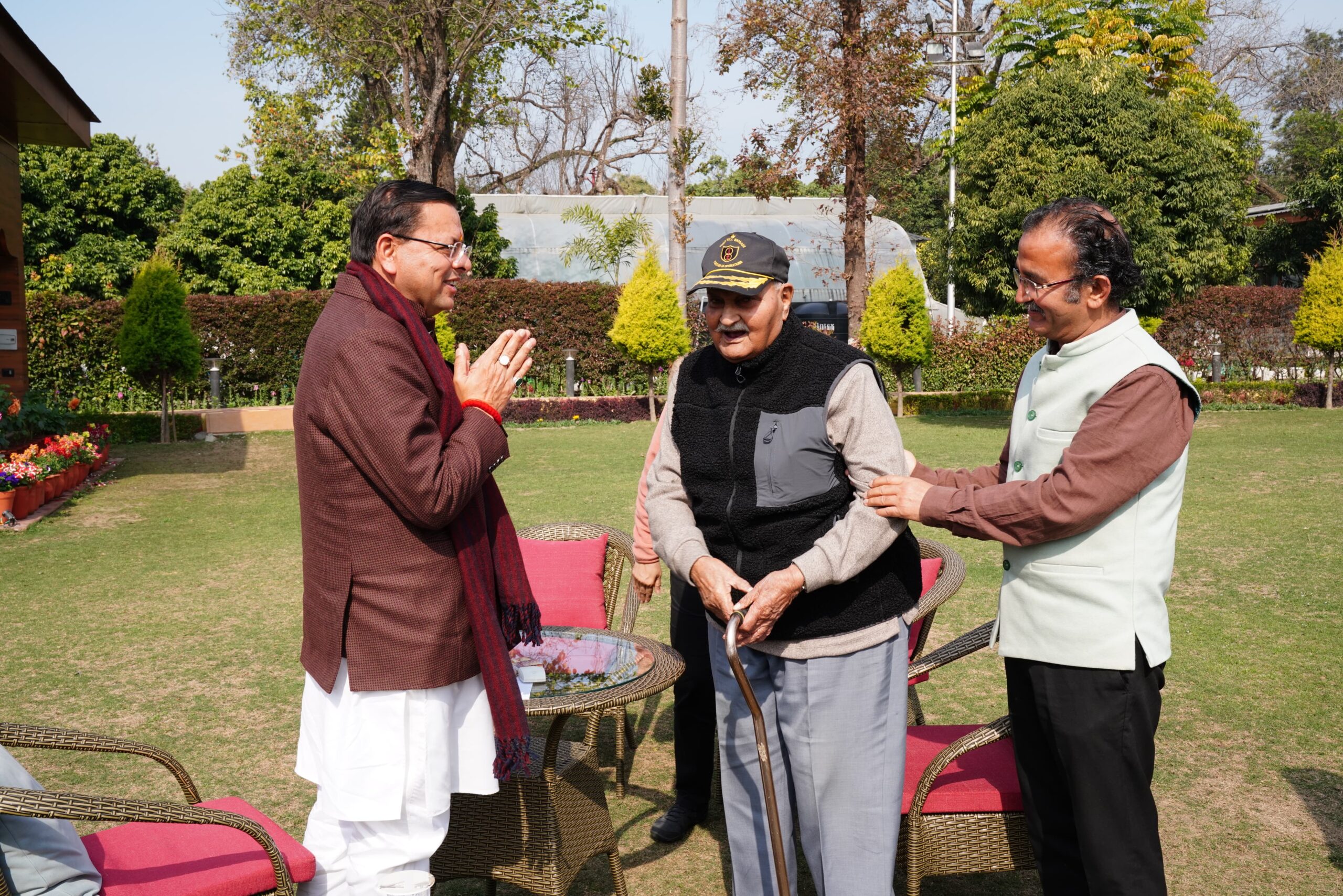 मानवता और संवेदना की मिसाल: सेवानिवृत्त ब्रिगेडियर ने मुख्यमंत्री राहत कोष में दिया 10 लाख का योगदान 3