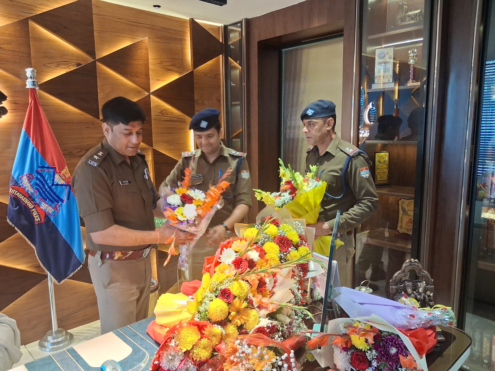 वरिष्ठ पुलिस अधीक्षक श्री प्रमेन्द्र सिंह डोबाल को जनपद हरिद्वार से जनपद देहरादून स्थानांतरण पर भावभीनी विदाई 13