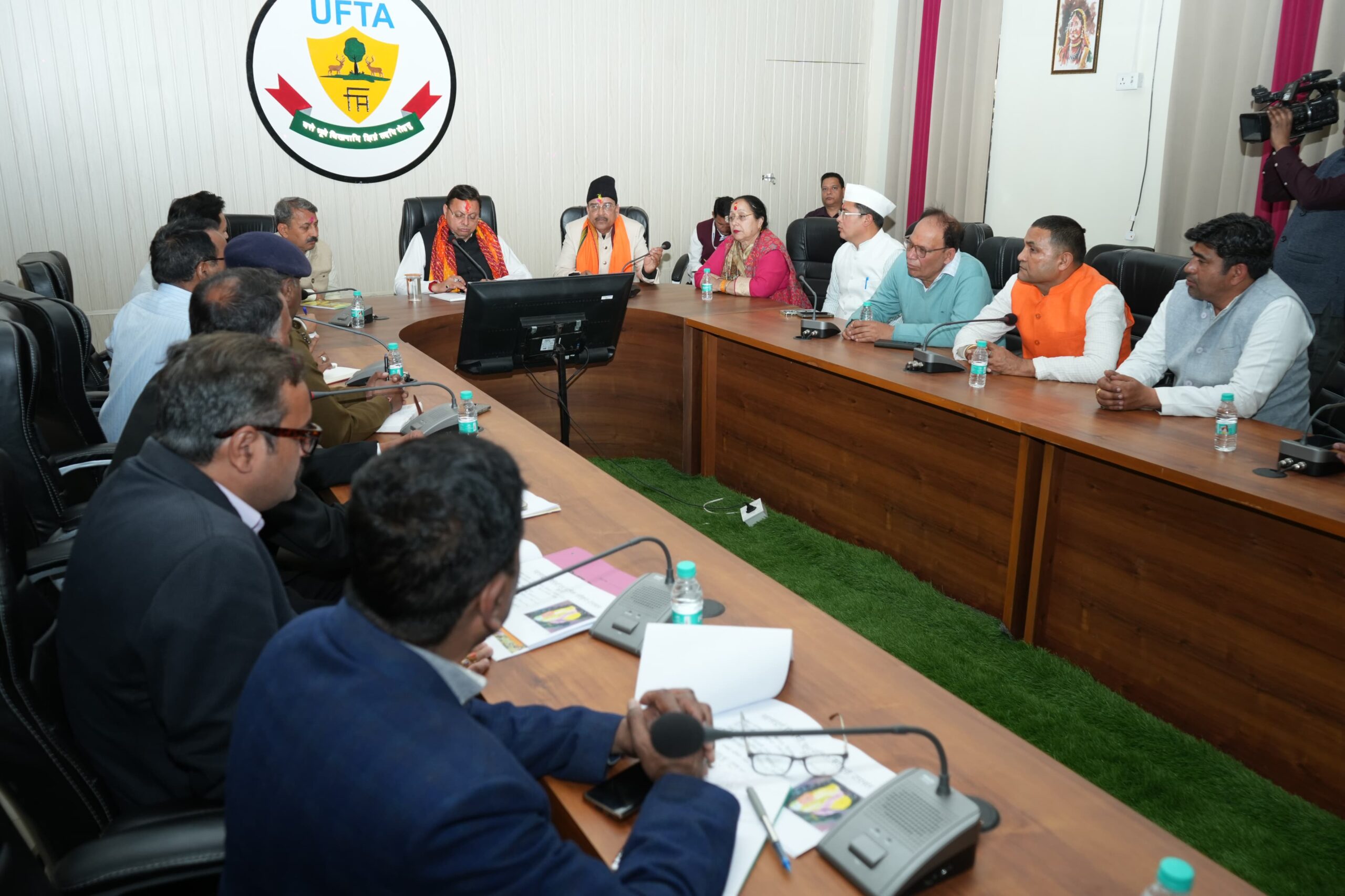 सीएम धामी ने हल्द्वानी में कानून व्यवस्था व विकास कार्यों की उच्चस्तरीय समीक्षा की 4