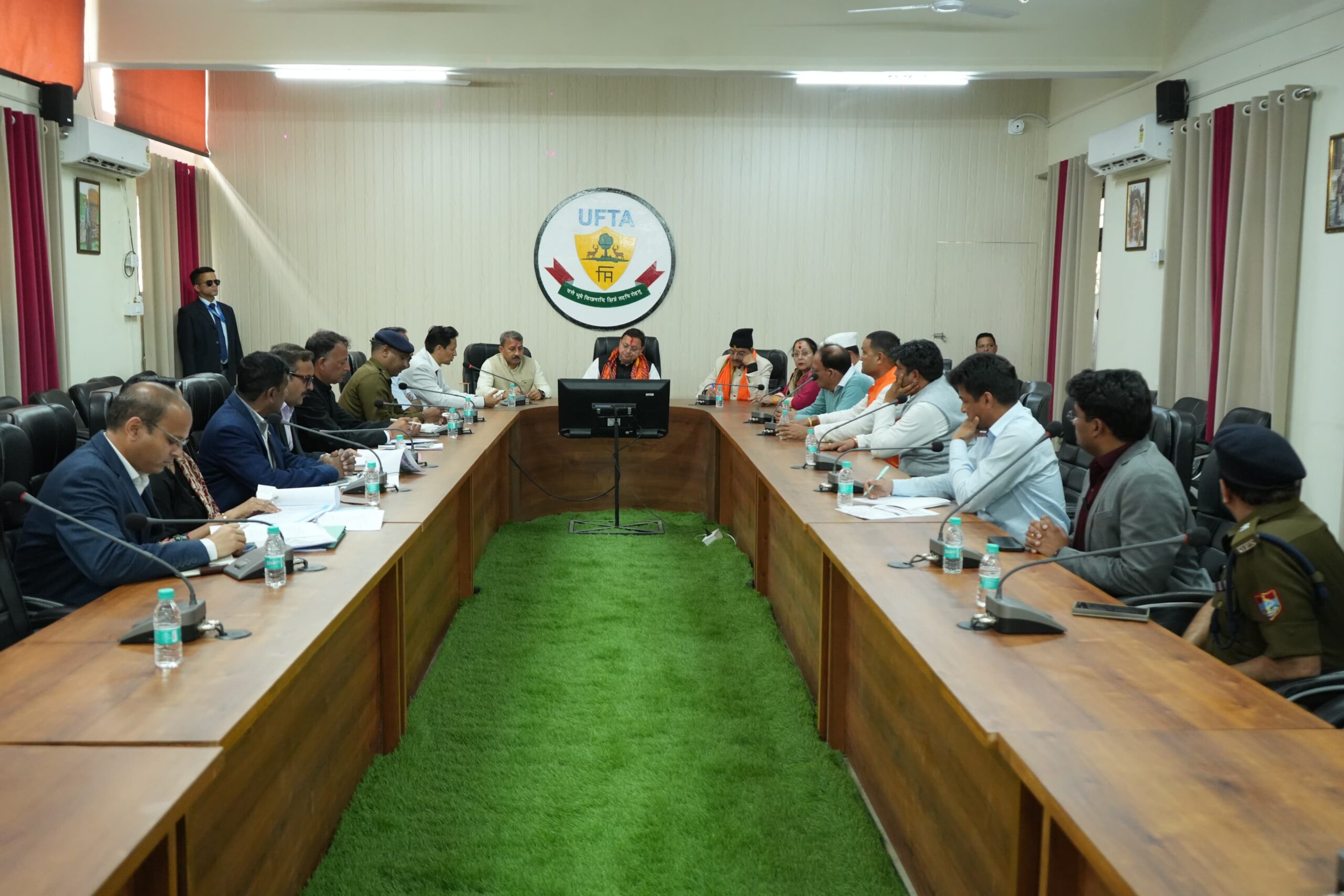 सीएम धामी ने हल्द्वानी में कानून व्यवस्था व विकास कार्यों की उच्चस्तरीय समीक्षा की 3