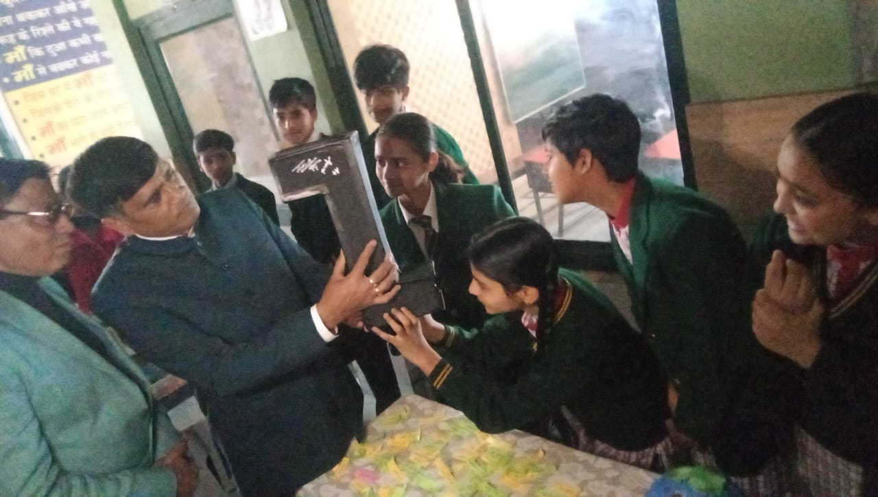 पाइनवुड स्कूल में की गई विज्ञान प्रदर्शनी आयोजित 10