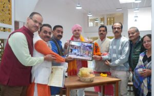 पूज्य महंत देवेंद्र दास जी महाराज जी को होली और आगामी झंडा साहिब पर्व की महासभा के पदाधिकारियों ने शुभकामनाएं दी