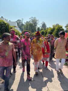 DM और SSP हरिद्वार ने पुलिसकर्मियों एंव पुलिस परिवार के साथ हर्षोल्लास से मनाई होली