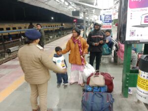 जीआरपी पुलिस द्वारा चलाया गया जन-जागरूकता अभियान