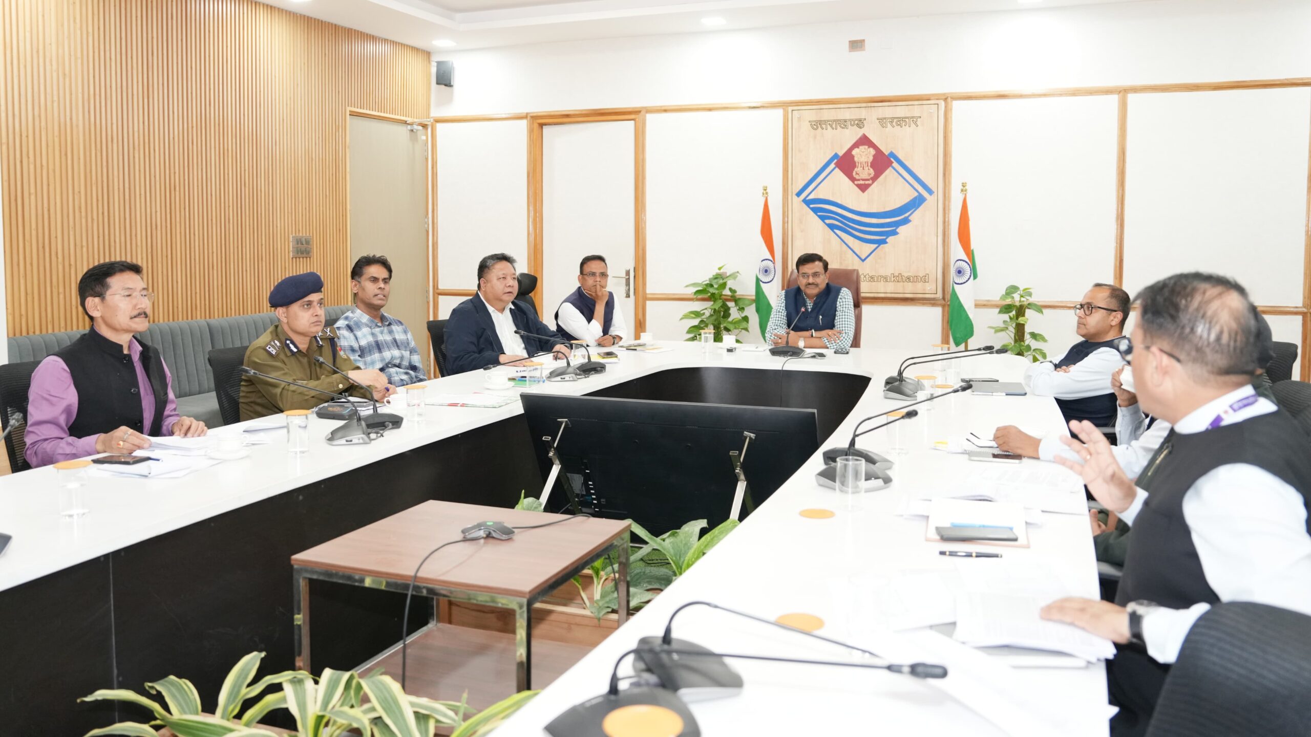 प्रदेश में एलपीजी गैस आपूर्ति की समीक्षा, पर्याप्त उपलब्धता सुनिश्चित* 2