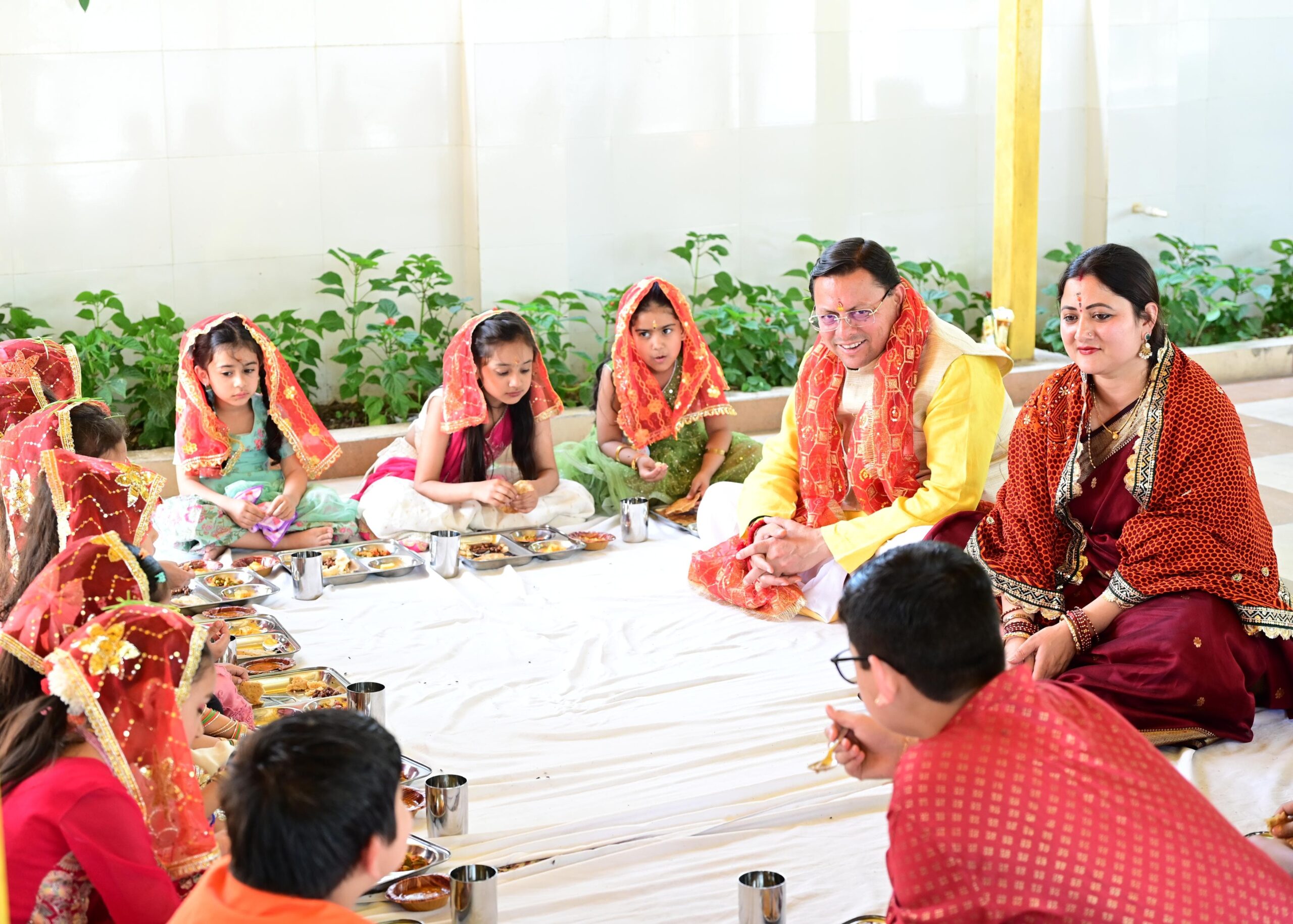 मुख्यमंत्री ने रामनवमी के पावन अवसर पर मुख्यमंत्री आवास में किया कन्या पूजन, प्रदेश की खुशहाली की कामना 8