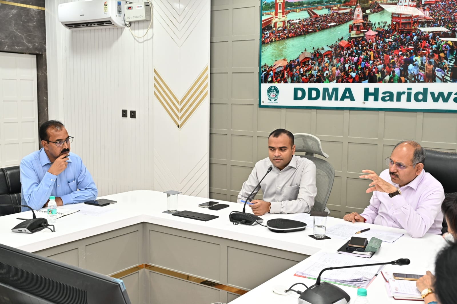 उपभोक्ताओं को एलपीजी गैस की न हो कोई समस्या,बुकिंग करने पर प्राथमिकता से उपभोक्ताओं को गैस उपलब्ध कराई जाए : जिलाधिकारी 3