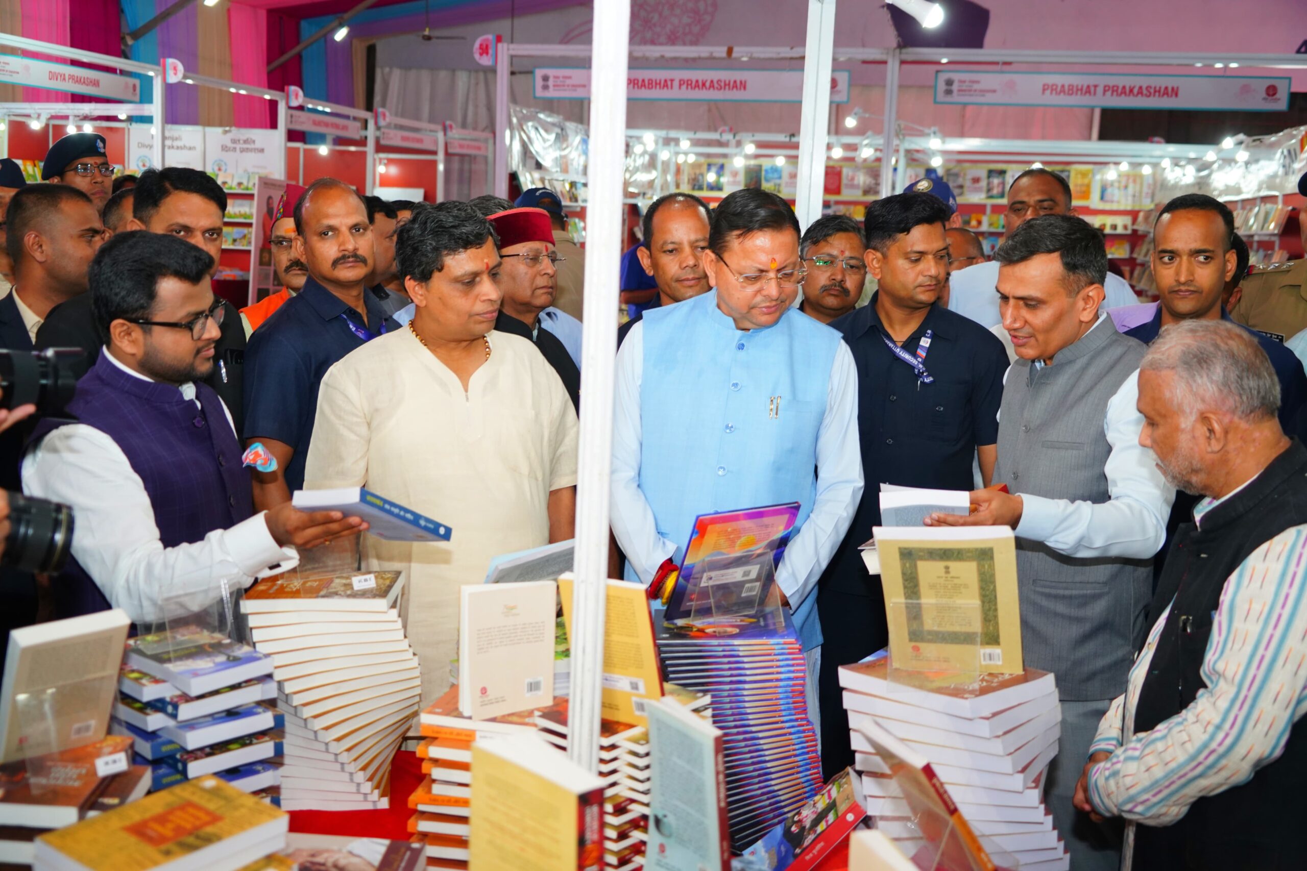 मुख्यमंत्री पुष्कर सिंह धामी ने किया दून बुक फेस्टिवल-2026 का शुभारंभ 2