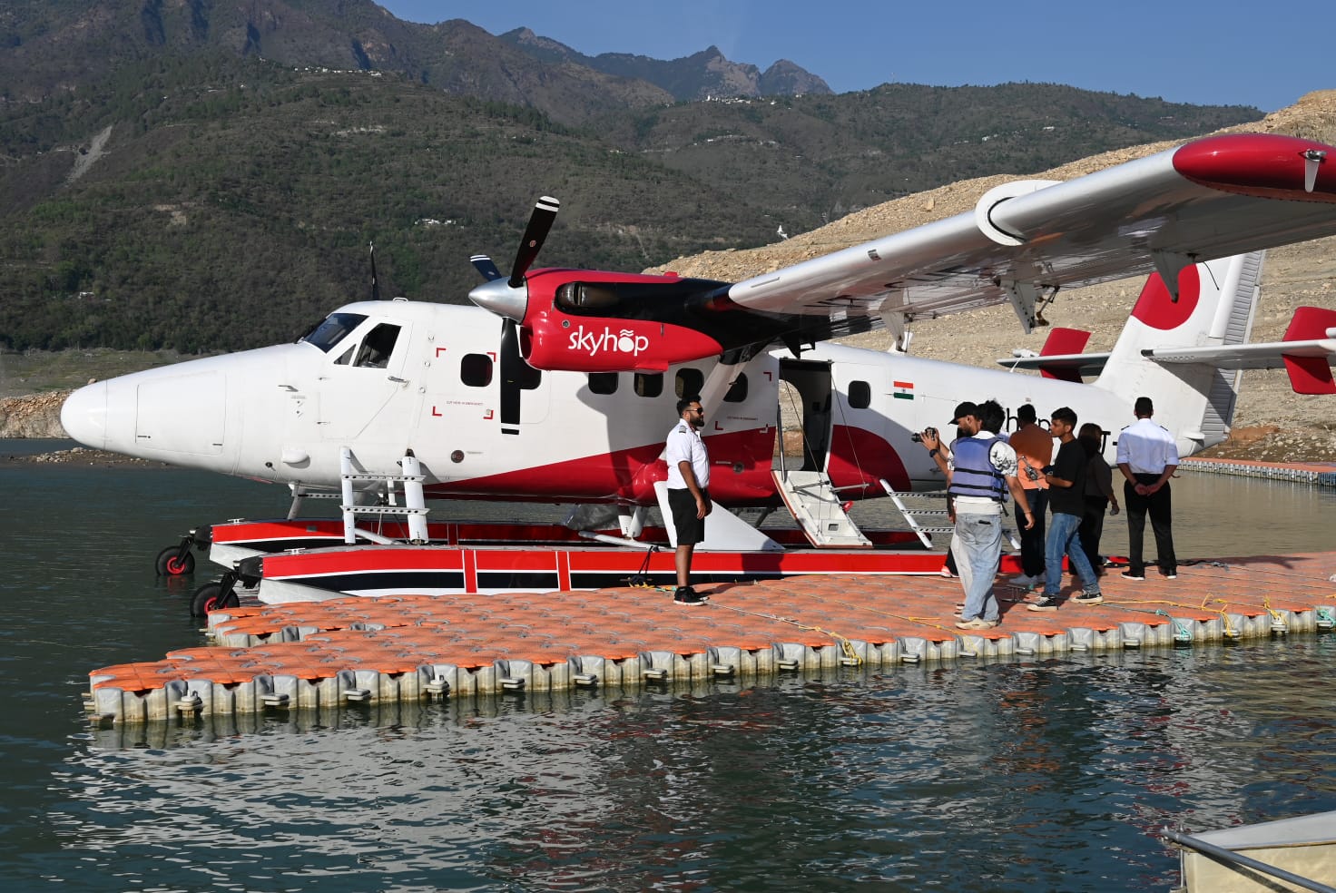 सी-प्लेन का तीसरे दिन टिहरी झील में सफल ट्रायल 4