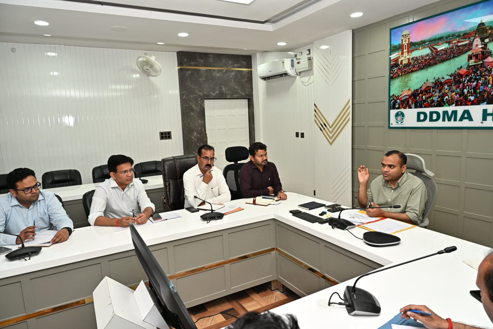 जिलाधिकारी ने जनगणना कार्य को शीर्ष प्राथमिकता से पूर्ण करने के दिए निर्देश