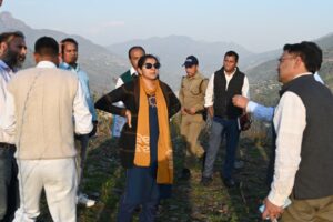 आईएचईटी परिसर में बहुउद्देशीय हाल, इंडोर गेम्स एवं सभागार के स्थायी निर्माण कार्यो का डीएम ने किया निरीक्षण