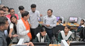 तहसील रुड़की में सौंदर्यीकरण कार्यों का लोकार्पण एवं बालिकाओं हेतु कंप्यूटर शिक्षा पहल का परिवहन मंत्री प्रदीप बत्रा एवं जिलाधिकारी ने किया शुभारंभ