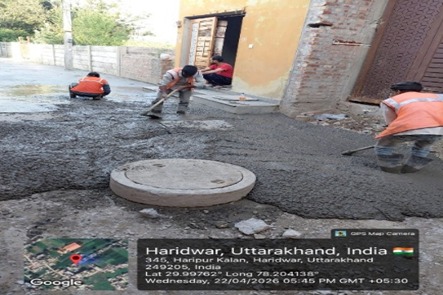 सिवरेज के लिए खोदी गई सड़कों को त्वरित गति से ठीक करने के लिए दिन- रात किया जा रहा है निमार्ण कार्य