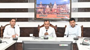 मां गंगा को स्वच्छ एवं निर्मल रखने के लिए किसी भी दशा में नालियों एवं गद्दारों का गंदा पानी गंगा नदी में न जाए : जिलाधिकारी