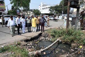 जिलाधिकारी जीरो ग्राउंड पर पहुंचकर सफाई व्यवस्था एवं अतिक्रमण का लिया जायजा