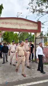 NEET (UG)-2026 परीक्षा के सकुशल संपादन के लिए DM एवं SSP हरिद्वार ने किया परीक्षाकेंद्रो पर भ्रमण