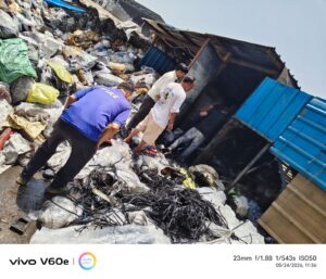 कबाड़ के गोदाम में स्क्रैप पर लगी आग हुई विकराल