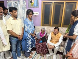 मुख्यमंत्री ने स्वo प्रकाश रावत के आवास पर पहुँच कर उनके निधन पर शोक संवेदना व्यक्त की