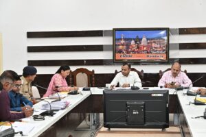जनपद में लंबित सीएम घोषणाओं पर तत्परता से की जाए कार्यवाही जिलाधिकारी