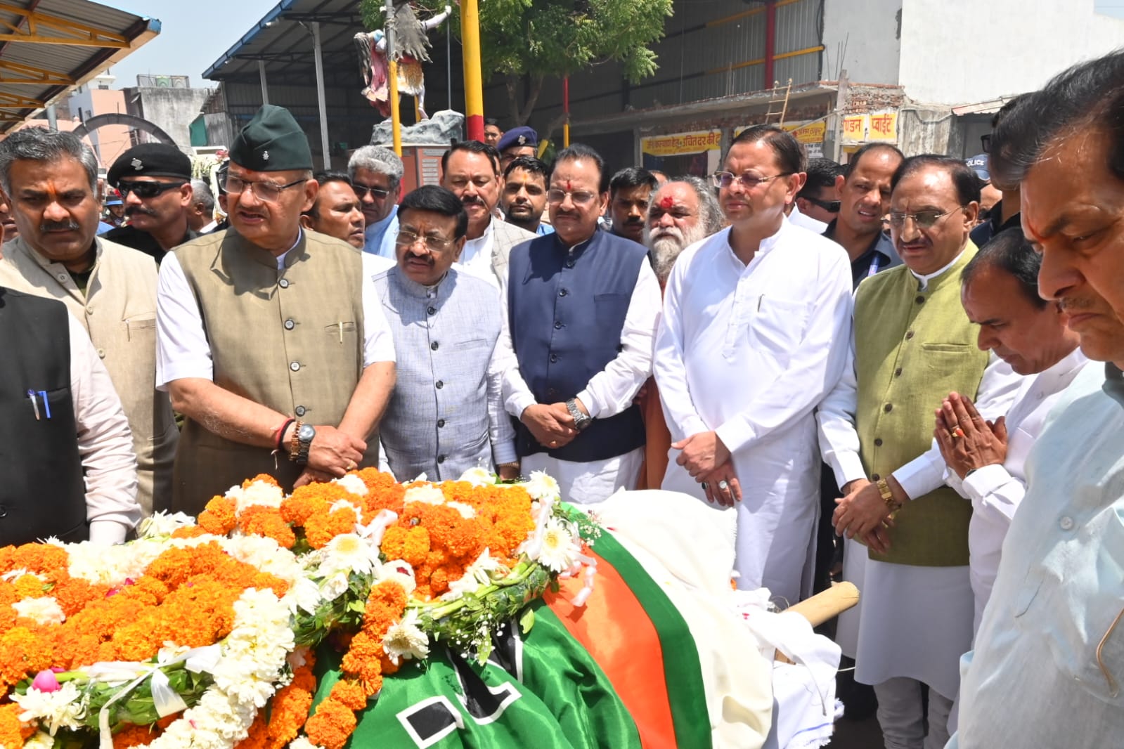 पूर्व मुख्यमंत्री/मेजर जनरल (सेवानिवृत्त) भुवन चंद्र खंडूड़ी की अंतिम यात्रा में उमड़ा जनसैलाब 5