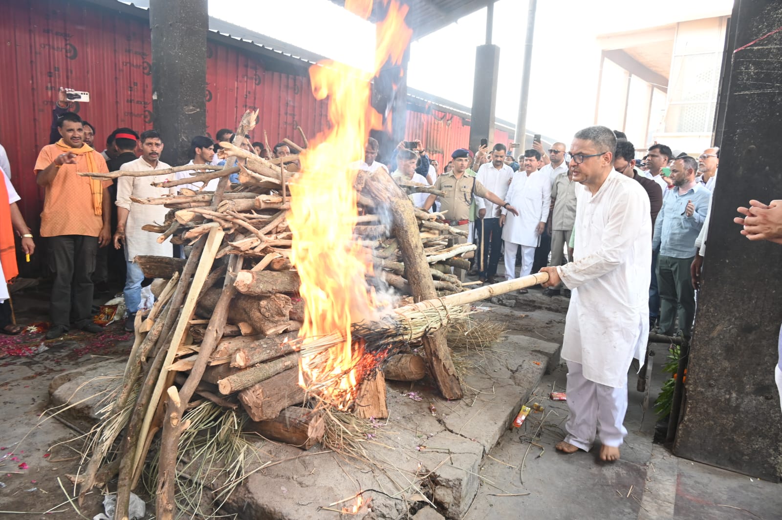 पूर्व मुख्यमंत्री/मेजर जनरल (सेवानिवृत्त) भुवन चंद्र खंडूड़ी की अंतिम यात्रा में उमड़ा जनसैलाब 15