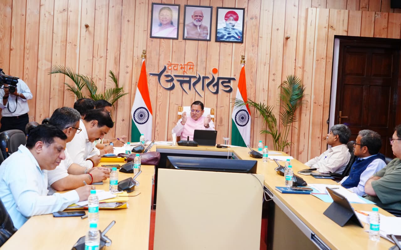 मुख्यमंत्री ने वनाग्नि नियंत्रण, पेयजल, स्वास्थ्य एवं मानसून तैयारियों की समीक्षा की 2