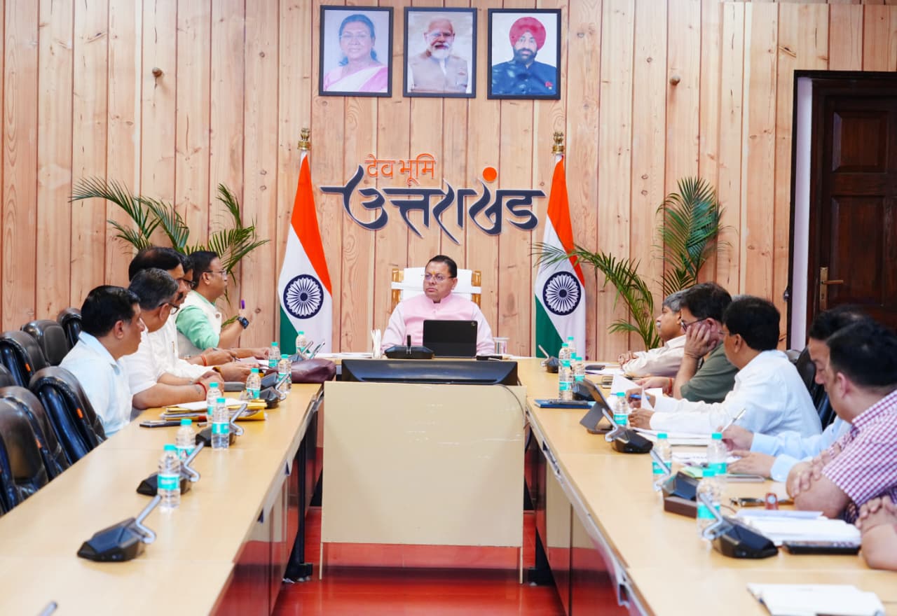 मुख्यमंत्री ने वनाग्नि नियंत्रण, पेयजल, स्वास्थ्य एवं मानसून तैयारियों की समीक्षा की 4