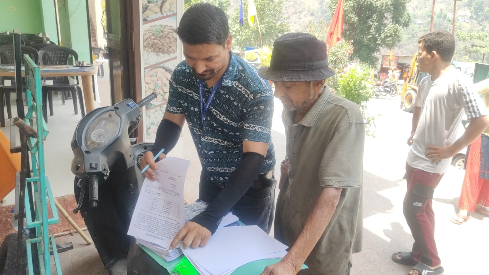 रुद्रप्रयाग में पूर्ति विभाग की बड़ी कार्रवाई, 15 घरेलू गैस सिलेंडर जब्त 2