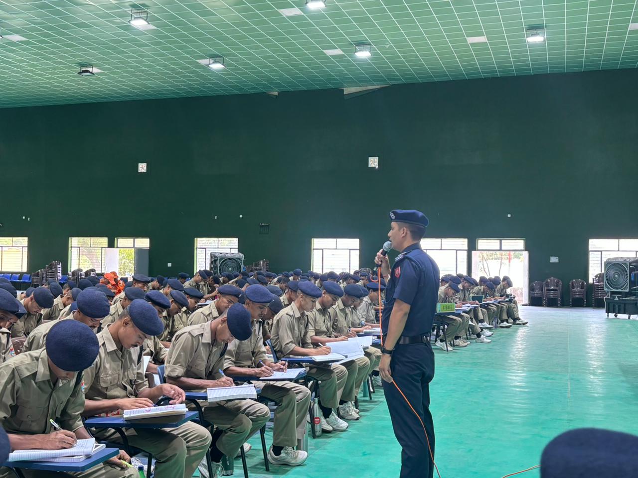 प्रशिक्षणाधिन रिक्रुट कांस्टेबल्स ने सीखे आपदा राहत व रेस्क्यू के गुर 4