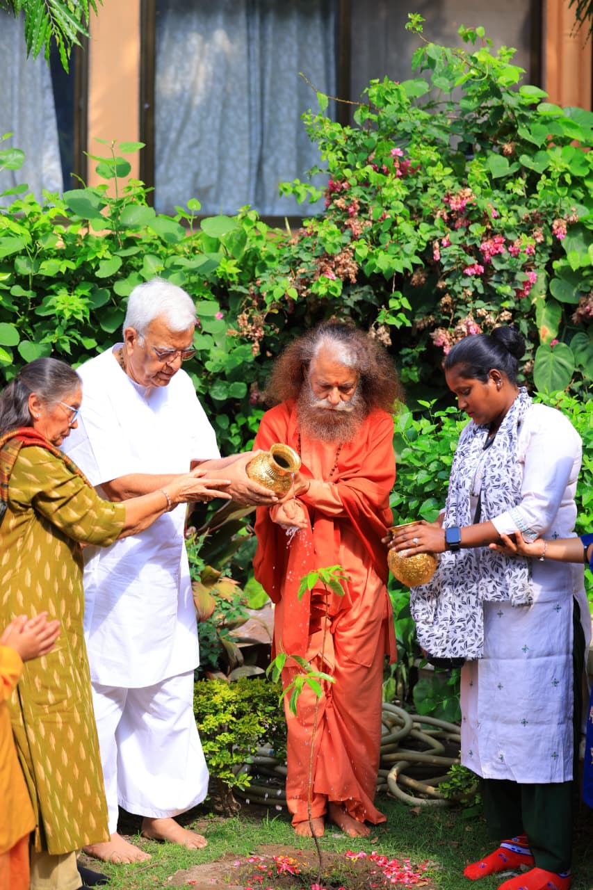 स्वामी चिदानन्द सरस्वती के अवतरण दिवस से पूर्व परमार्थ निकेतन में दिव्यांगता मुक्त कैम्प एवं हरित सेवा प्रकल्पों का शुभारम्भ 3