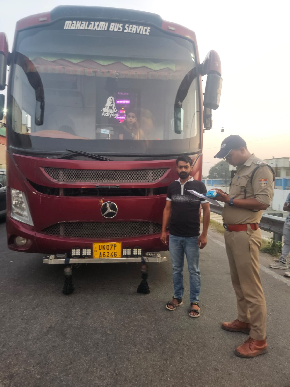 यात्रियों की सुरक्षा सर्वोपरि, टूरिस्ट एवं यात्री बसों का विशेष निरीक्षण अभियान 2