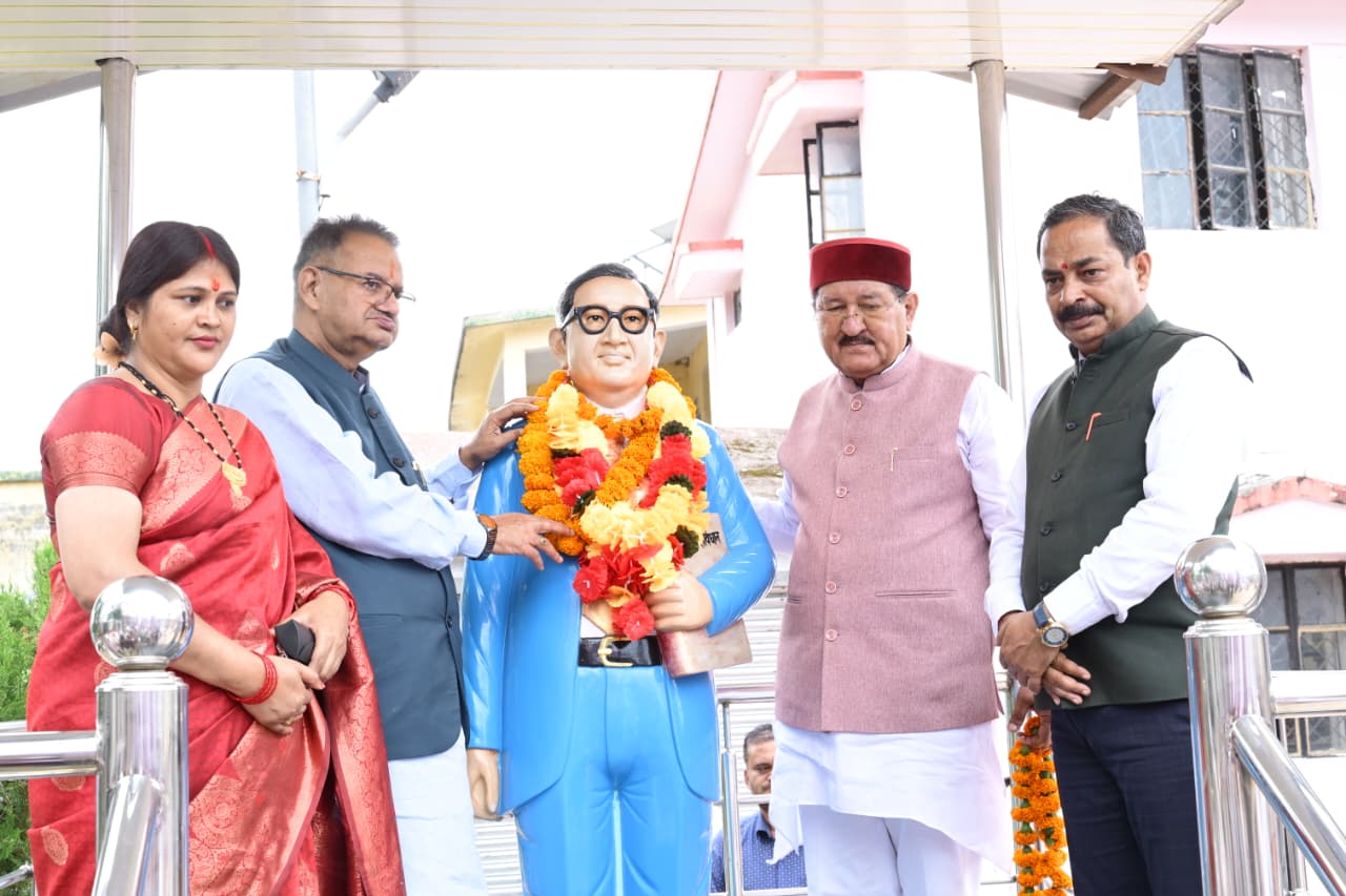 जनता के बीच पहुंचे प्रभारी मंत्री गणेश जोशी, जखोली में जनकल्याण शिविर के माध्यम से सुनीं क्षेत्रीय समस्याएं 5