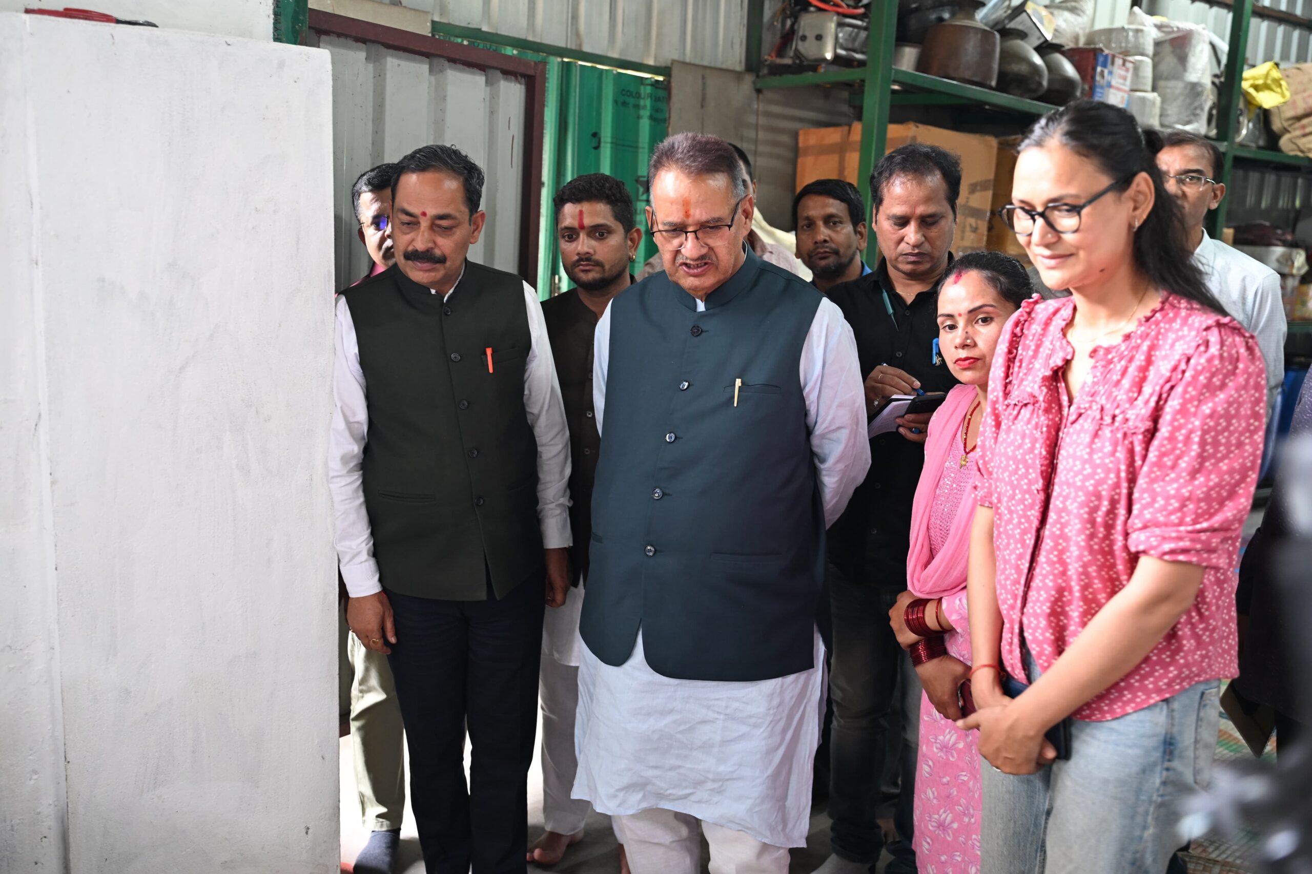 मेदनपुर में कृषि मंत्री गणेश जोशी ने खेत बचाओ अभियान के तहत किसानों से किया संवाद 2