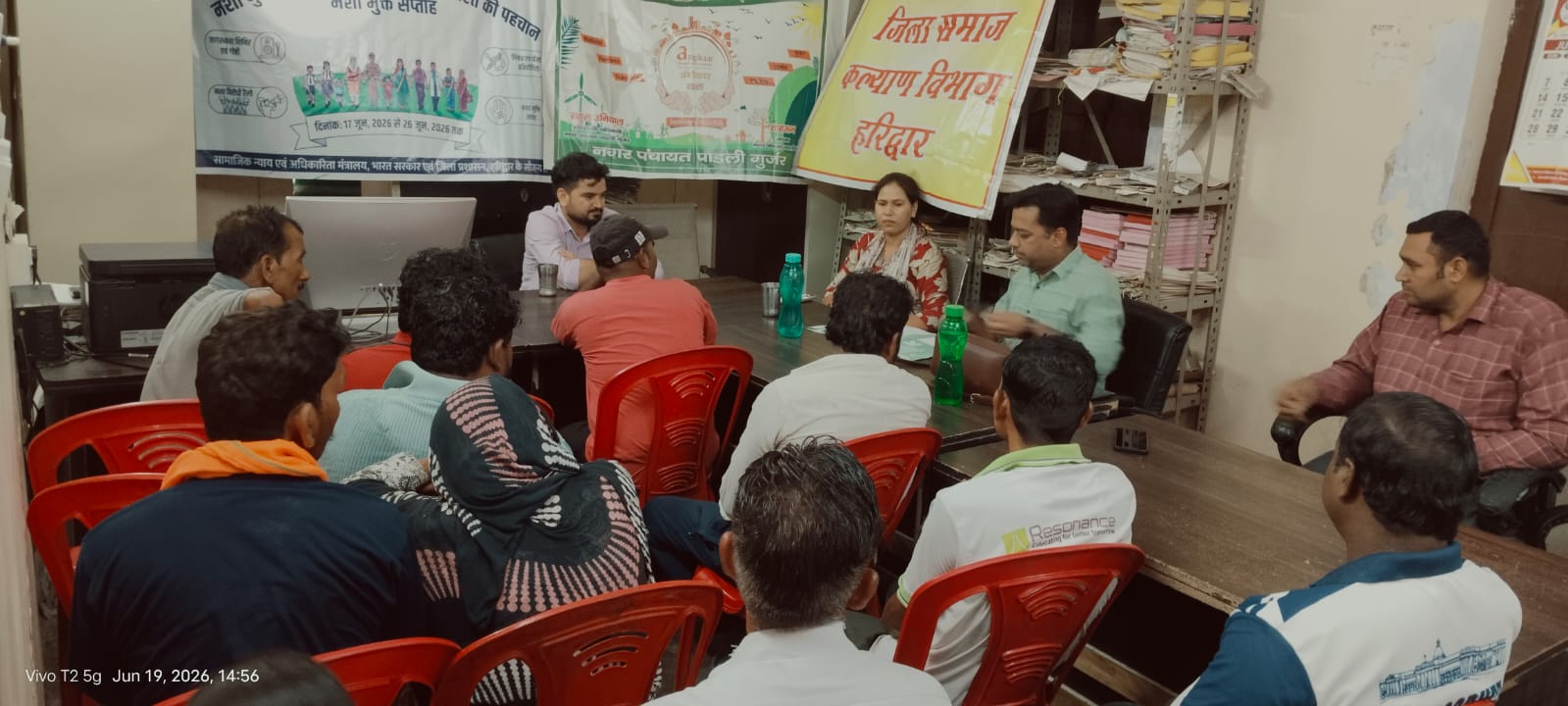 जिलाधिकारी के निर्देशन में जनपद के नगर निगम नगर पंचायत, नगर पालिकाओं एवं विकास खण्डो में आज तीसरे दिन भी आयोजित किए गए जनकल्याण शिविर 5
