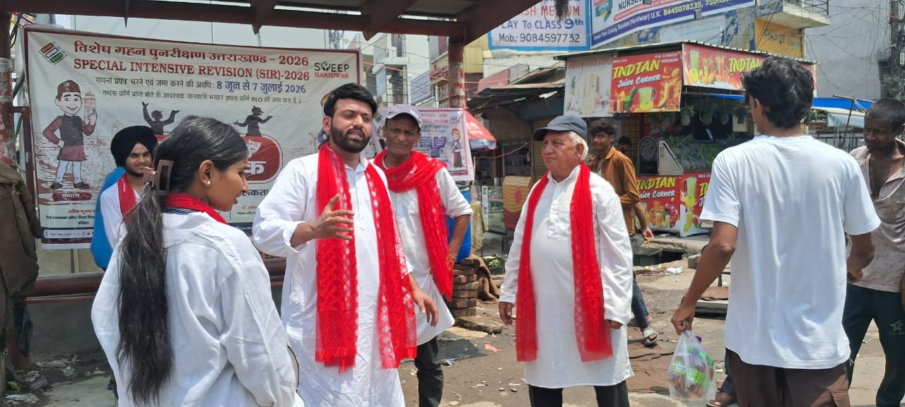 विशेष गहन पुनरीक्षण कार्यक्रम की सफलता के लिए नुक्कड़ नाटक के माध्यम से मतदाताओं को किया जा रहा जागरूक