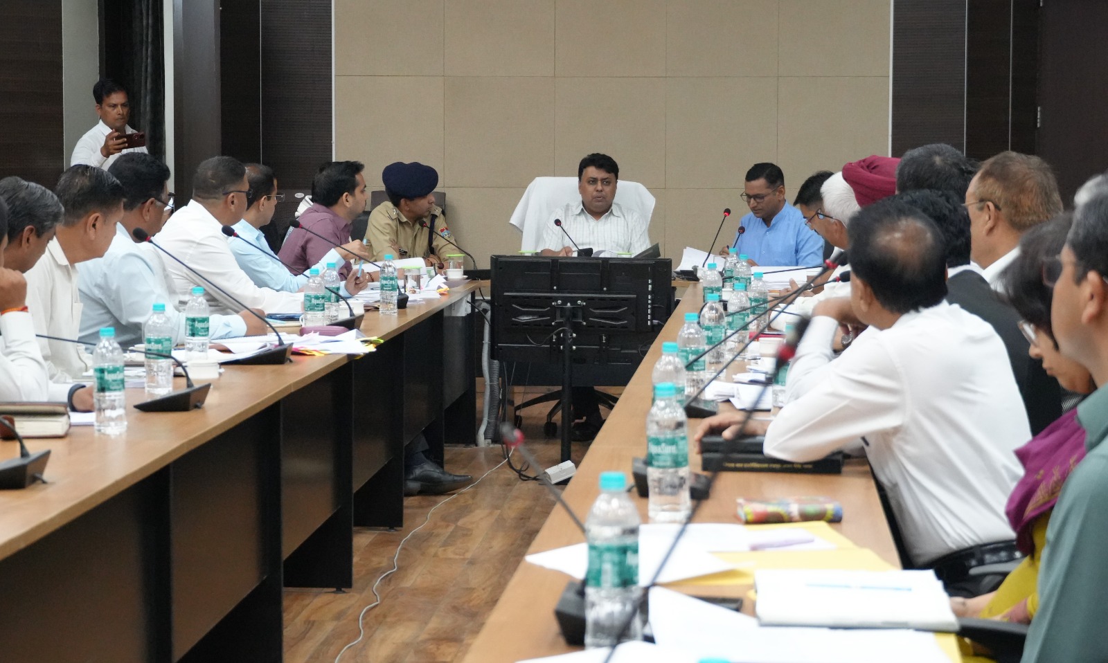 सरकार भूमि अतिक्रमण, धर्मान्तरण, महिला अपराध को लेकर बेहत संजीदा: जिलाधिकारी 2