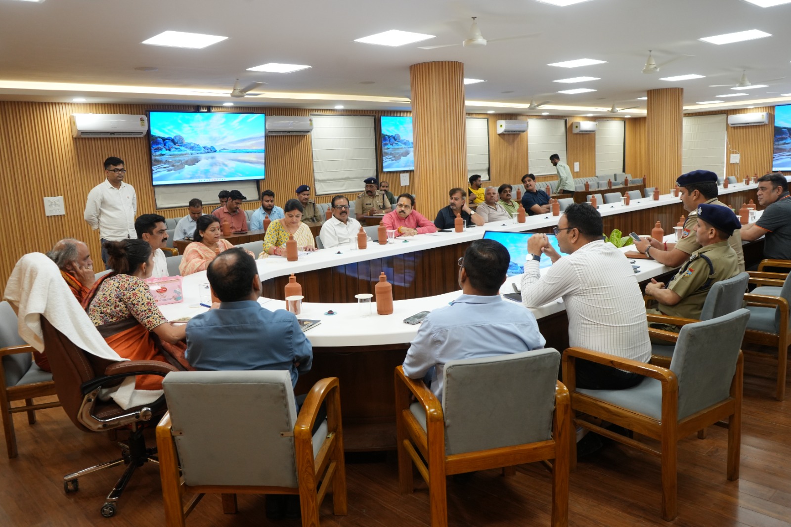 कुंभ मेला 2027 की तैयारियों को लेकर परामर्शदात्री समिति की बैठक संपन्न 5
