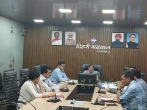 फार्मर रजिस्ट्री अभियान में तेजी लाएं, अधिक से अधिक किसानों का पंजीकरण सुनिश्चित करें: जिलाधिकारी