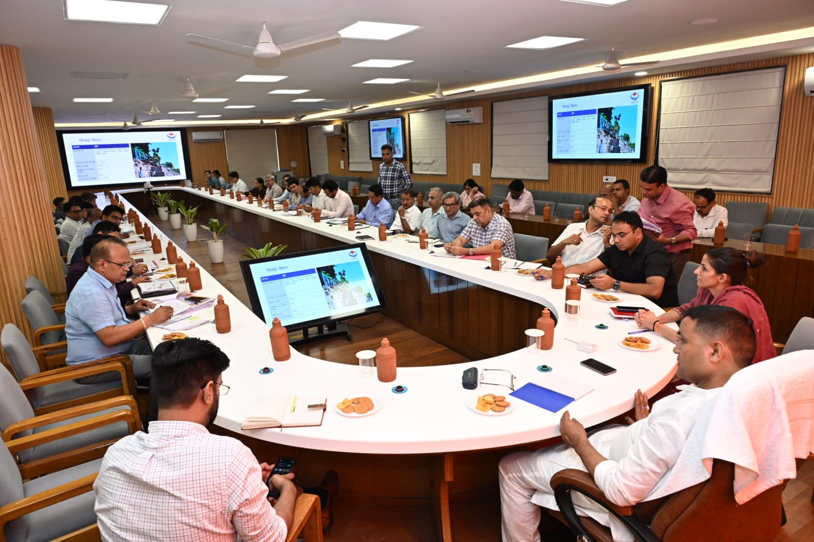 कुंभ मेला-2027 की तैयारियों में तेजी लाएं, समयबद्धता और गुणवत्ता से कोई समझौता नहीं होगा : राम सिंह कैड़ा 5