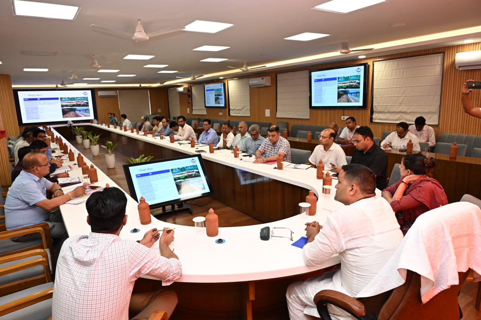 कुंभ मेला-2027 की तैयारियों में तेजी लाएं, समयबद्धता और गुणवत्ता से कोई समझौता नहीं होगा : राम सिंह कैड़ा 4